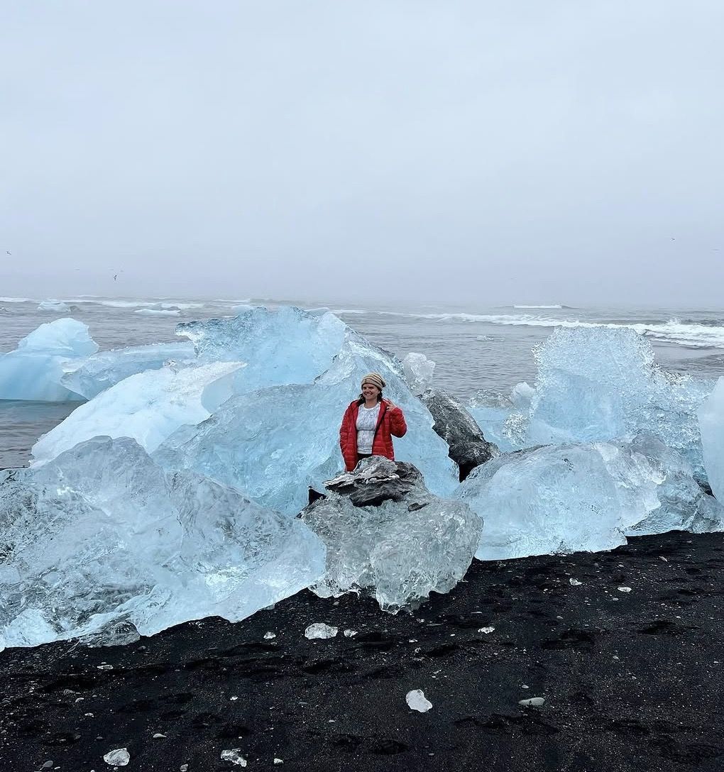 Reykjavik: Glacier Lagoon & Fjaðrárgjúfur Canyon Small-Group Tour